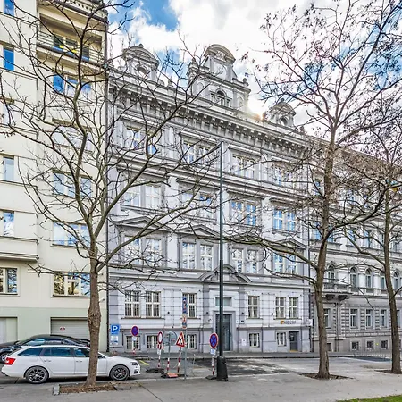 Apartman Celakovsky-4 By Interhome